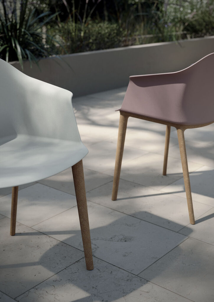 SOFIA POLTRONCINE CON GAMBE IN LEGNO
